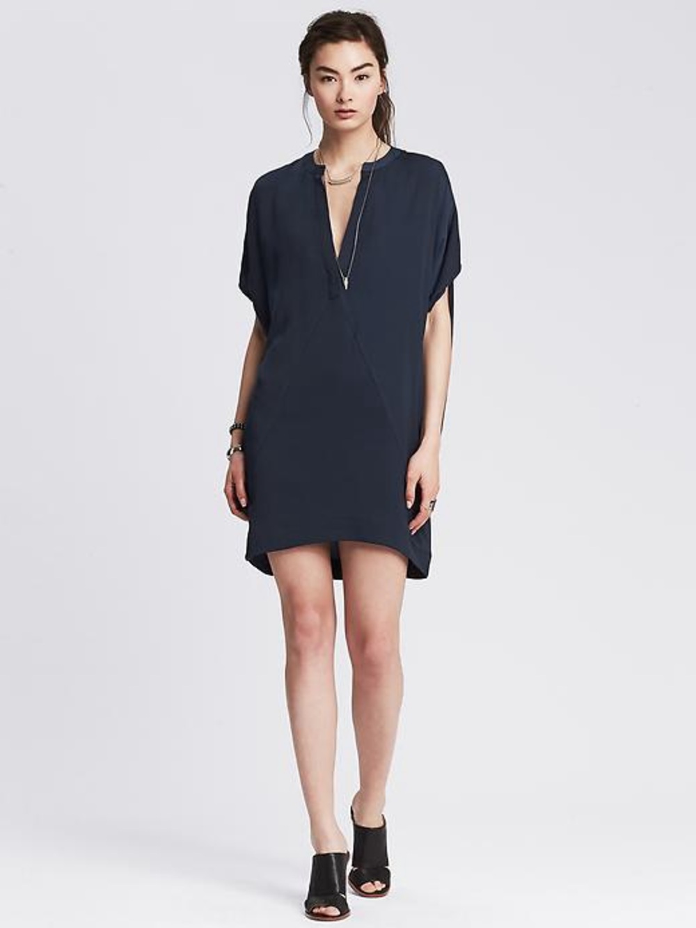 Banana Republic Cocoon Navy V-Neck Shift Mini Dress. MP